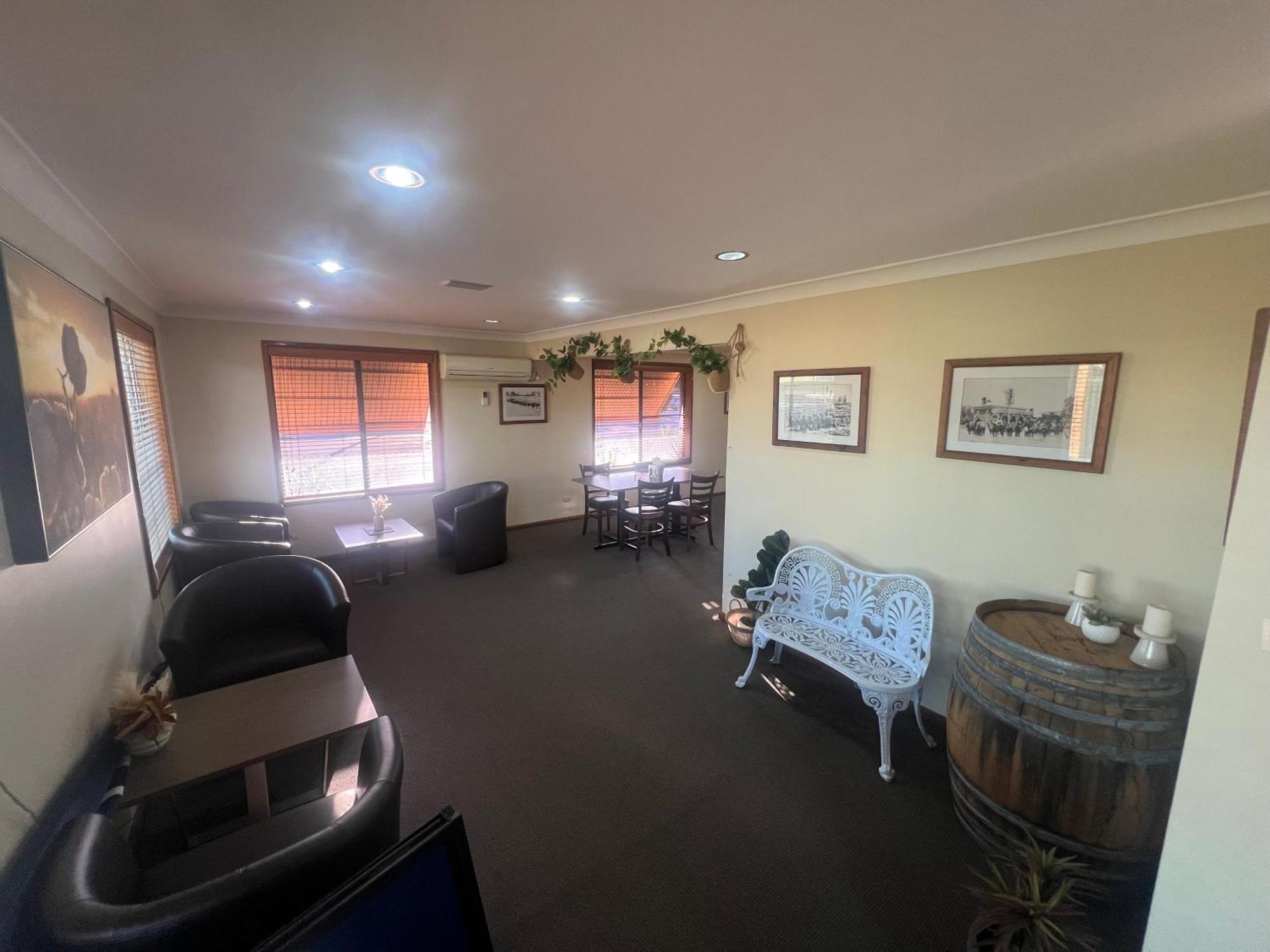 Adelong Motel Narrabri Exterior photo